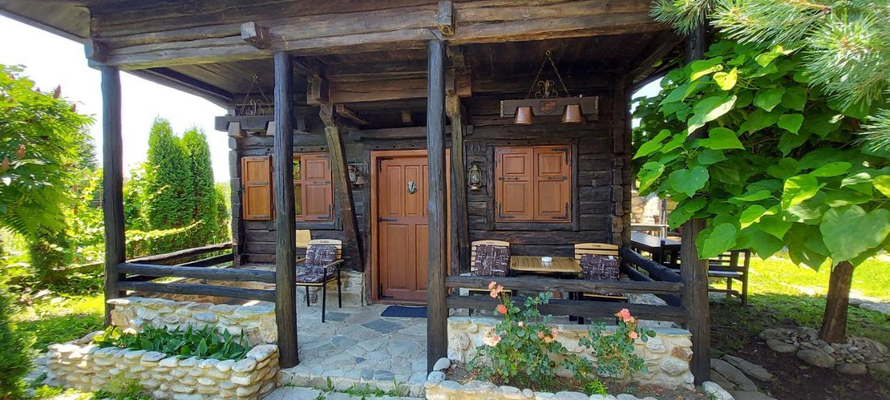 Satul Traditional Runcu  Ngoại thất bức ảnh
