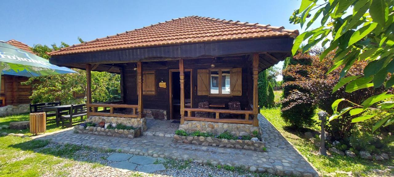Satul Traditional Runcu  Ngoại thất bức ảnh