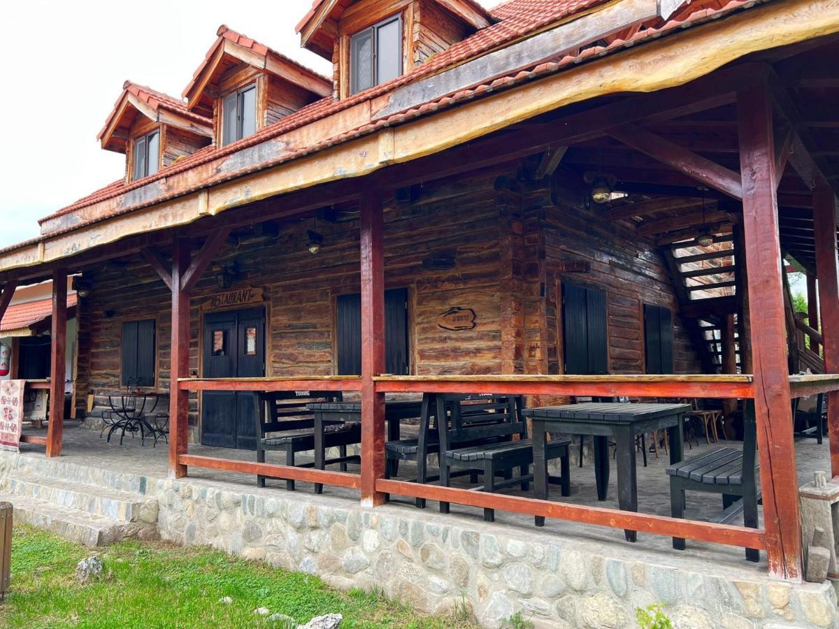 Satul Traditional Runcu  Ngoại thất bức ảnh