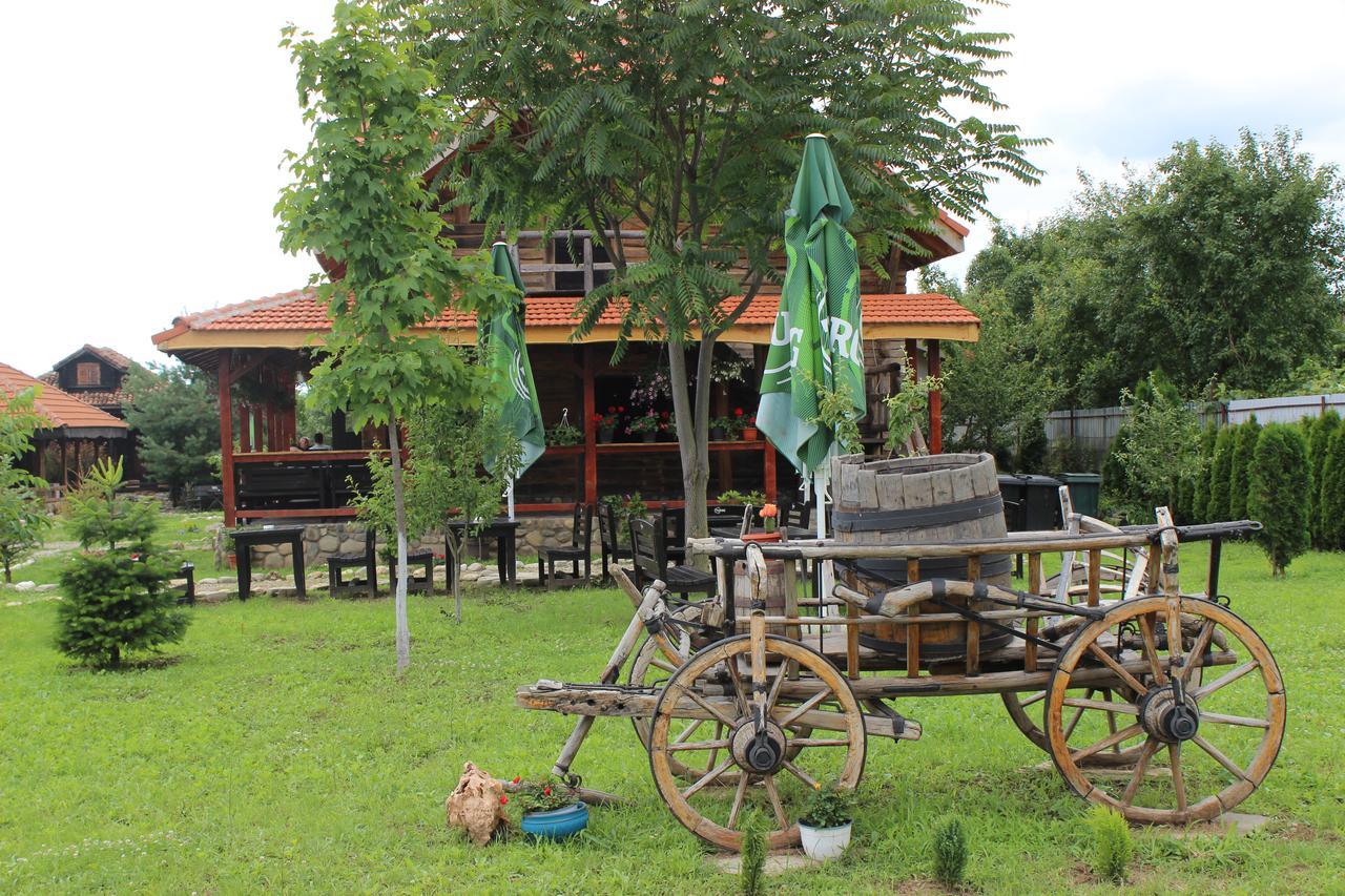 Satul Traditional Runcu  Ngoại thất bức ảnh